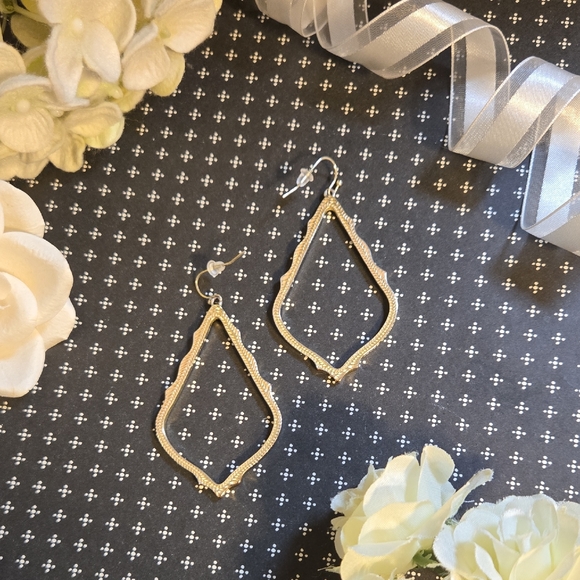 Kendra Scott Jewelry - HOST PICK! Kendra Scott Gold tone Large Sophee Drop Earrings